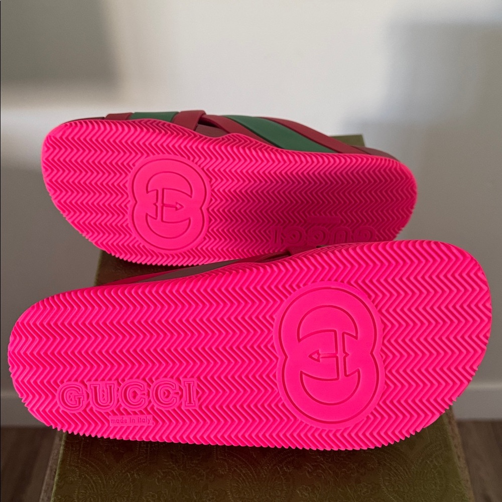 NWT * Gucci Neon Pink and Emerald Green Crisscross Slide Sandals - Picture 3 of 7